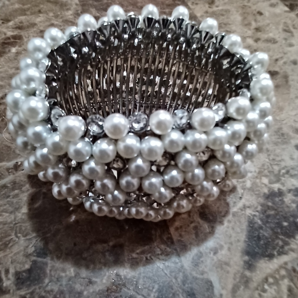 Luxury women's  bracelets